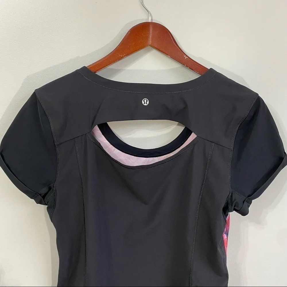 Lululemon Lighten up top in rose prints J125